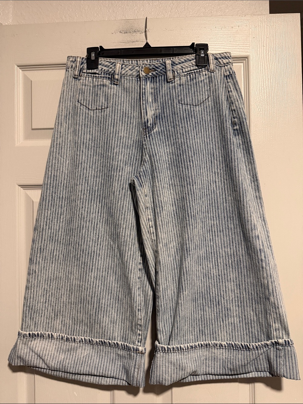 Cropped Wide-Leg Striped Light Blue Jeans